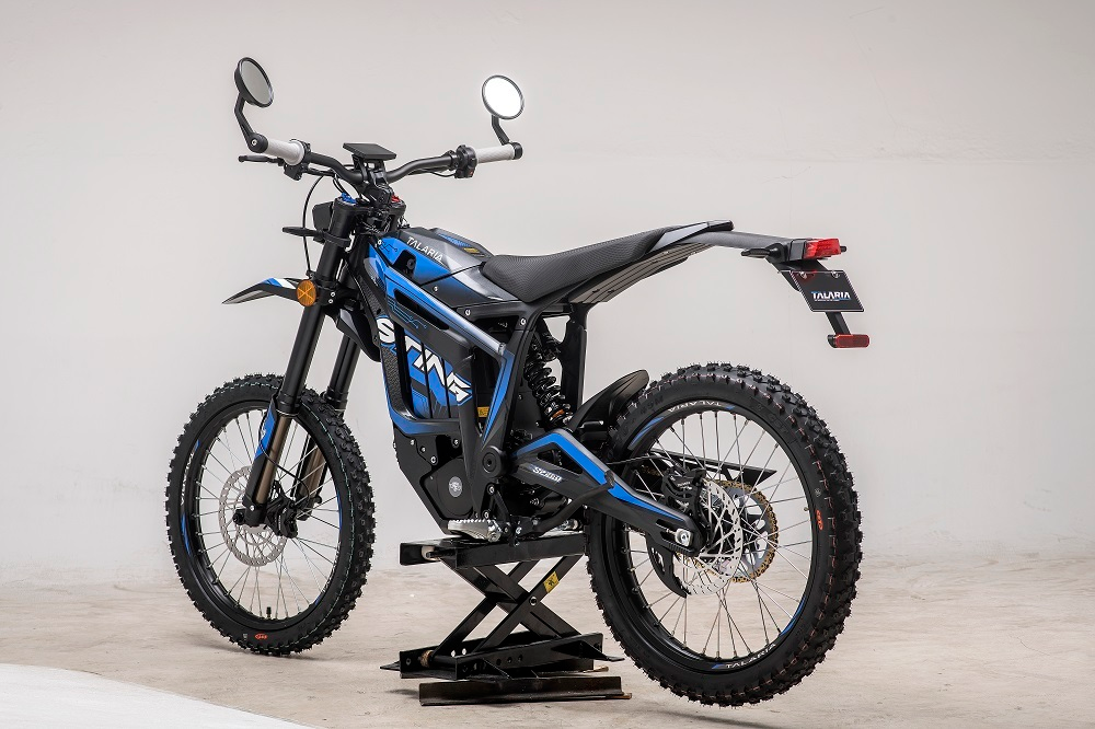 talaria-elektro-motocikls-tl4000-l1e-sting-r-x4-60v-45ah-black-blue