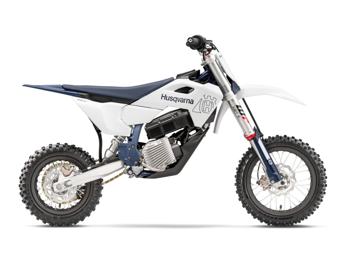 husqvarna-motocikls-ee-5-25-w-charger