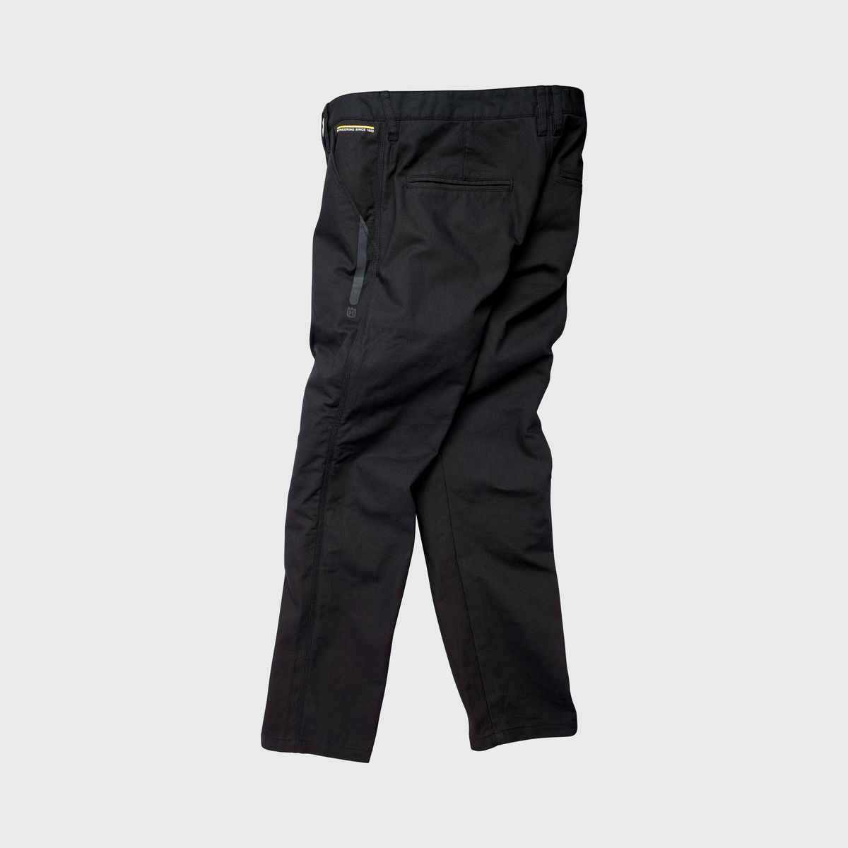 husqvarna-bikses-pilen-black