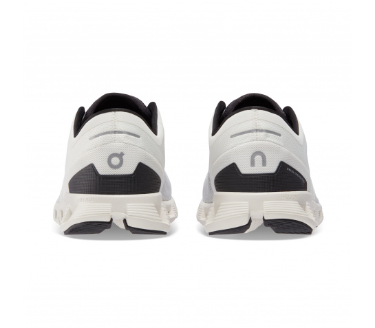on-apavi-cloud-x3-w-white-black