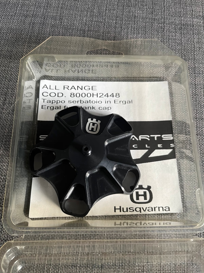 Copertura faro SP nera HUSQVARNA
