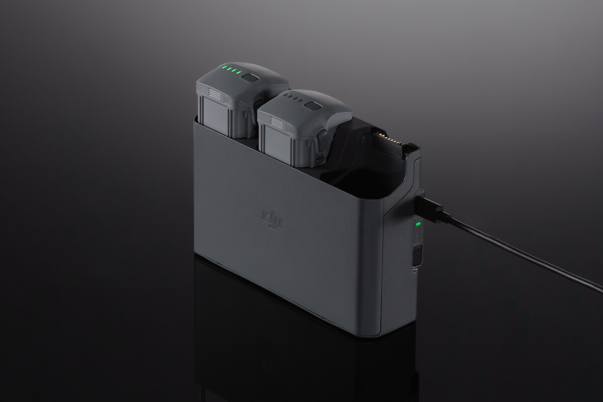 dji-ladetajs-akumulatoram-air-3