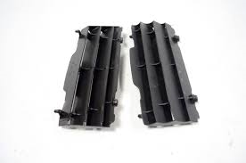 Grille de radiateur en plastique HUSQVARNA TE/FE 125/501 '14-'16 noir