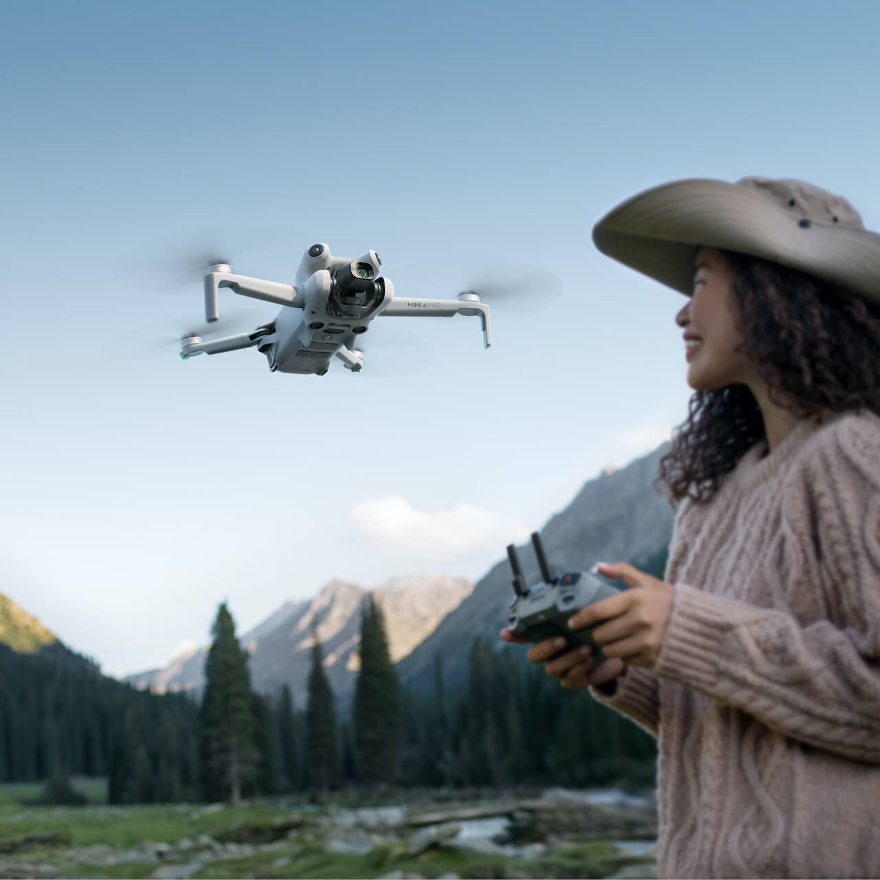 dji-drons-mini-4-pro-fly-more-combo-rc-2-