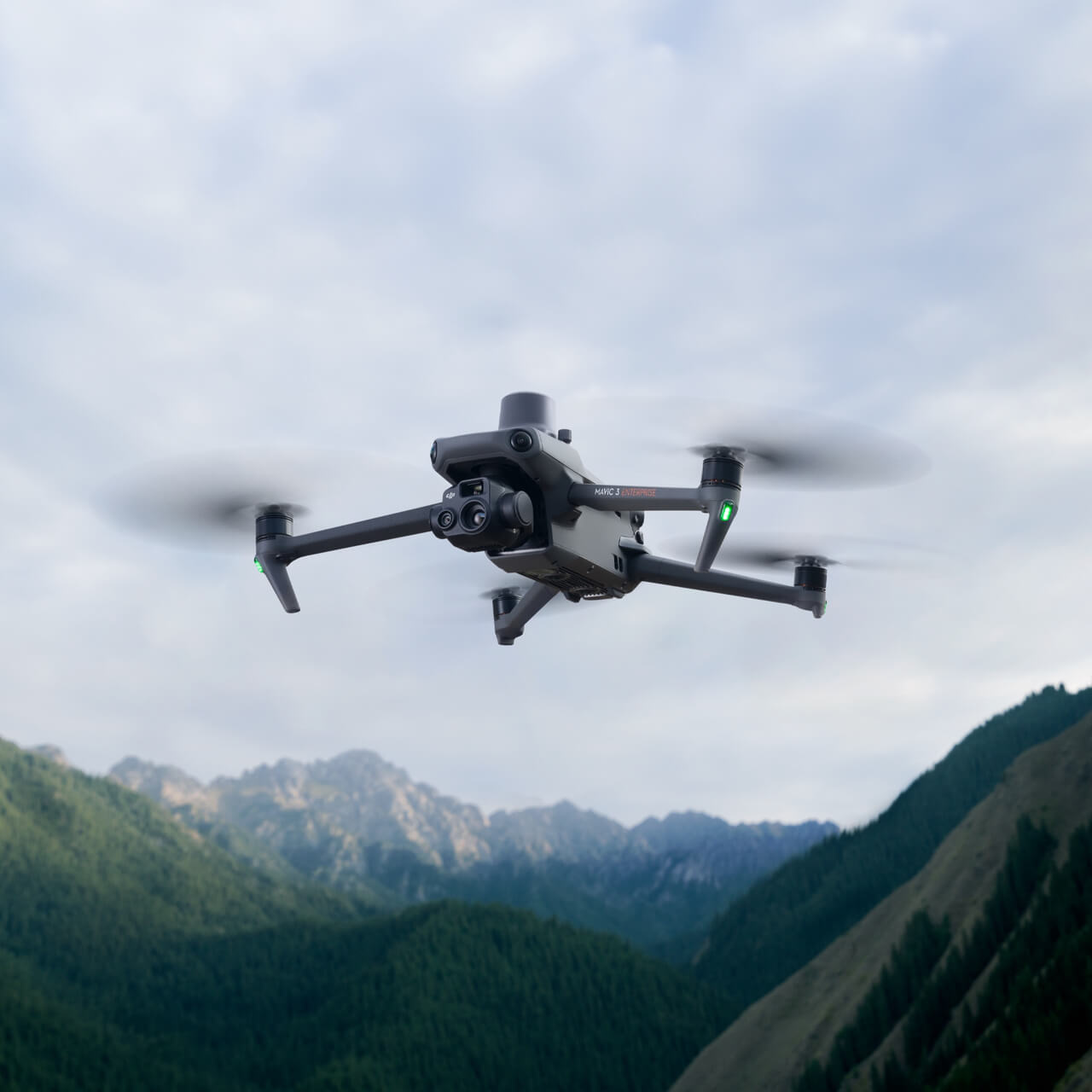 dji-drons-mavic-3-thermal-universal-basic-combo
