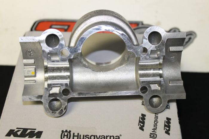 Kołnierz HUSQVARNA do zaworu wydechowego TC/TE 250/300 '11-'16