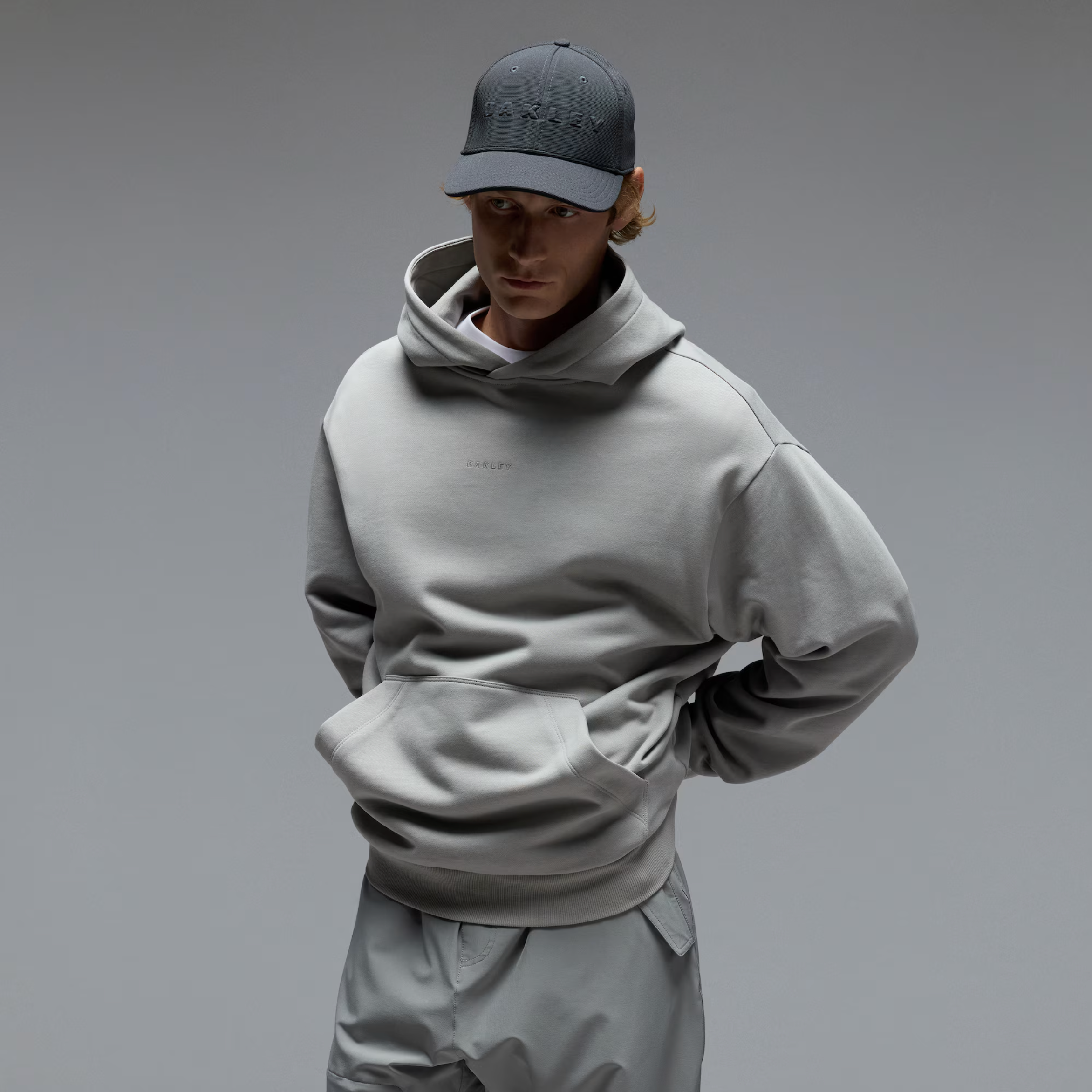 OAKLEY Sandboard Hoodie Zementgrau