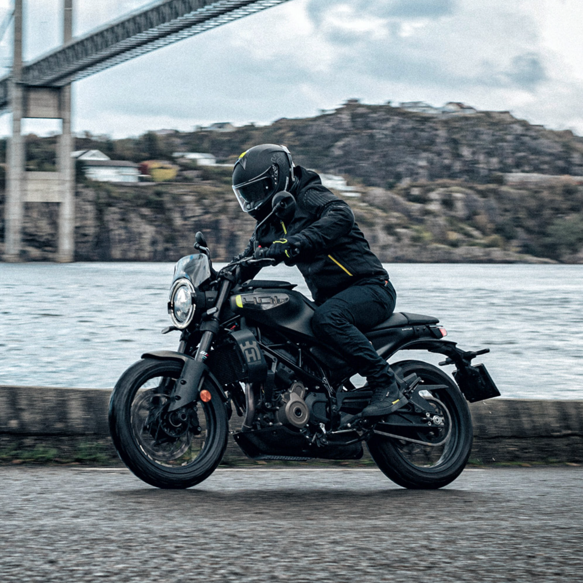 HUSQVARNA motorcycle Svartpilen 401 '26