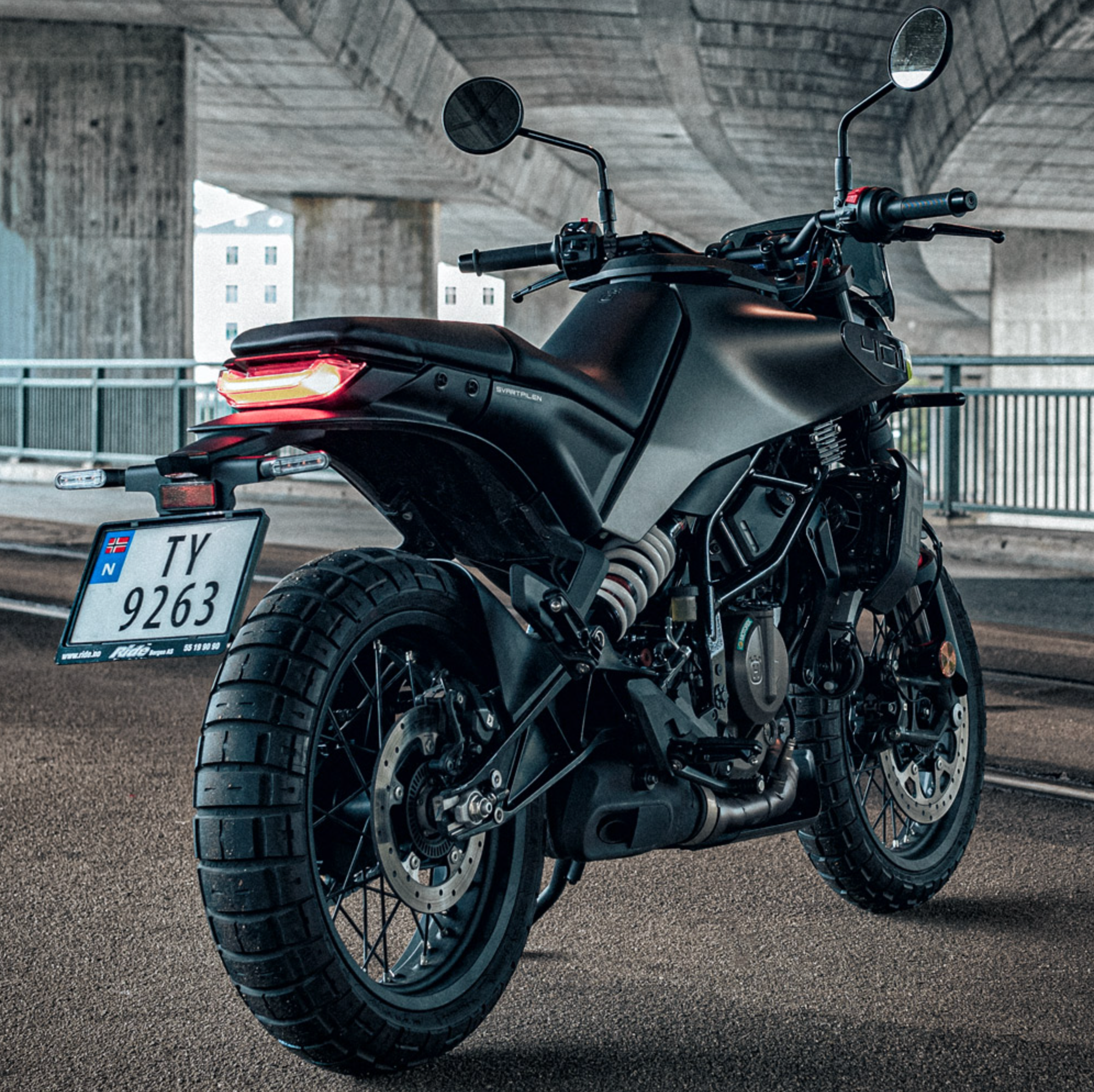 HUSQVARNA motorcycle Svartpilen 401 '26