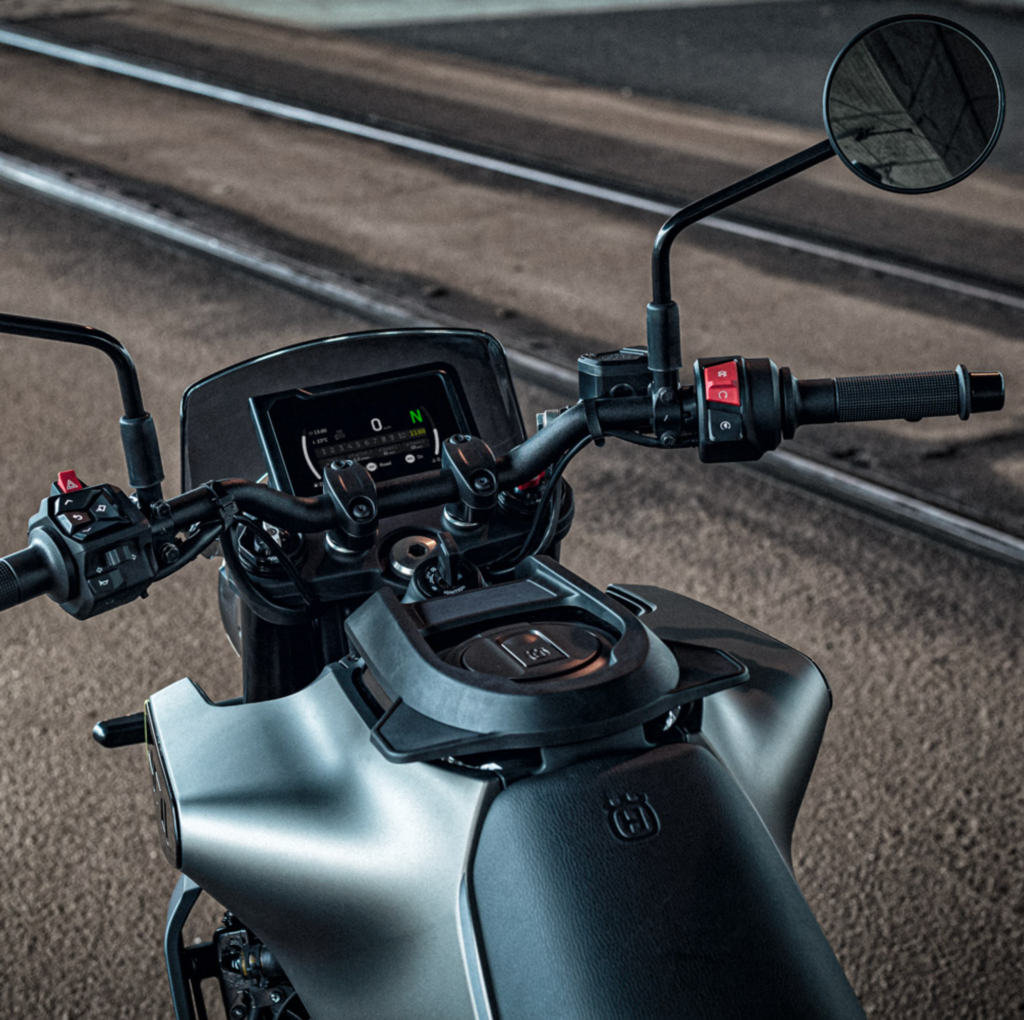HUSQVARNA motorcycle Svartpilen 401 '26